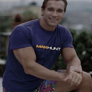 Manhunt T Shirt Large 100% cotton preshrunk Gently worn